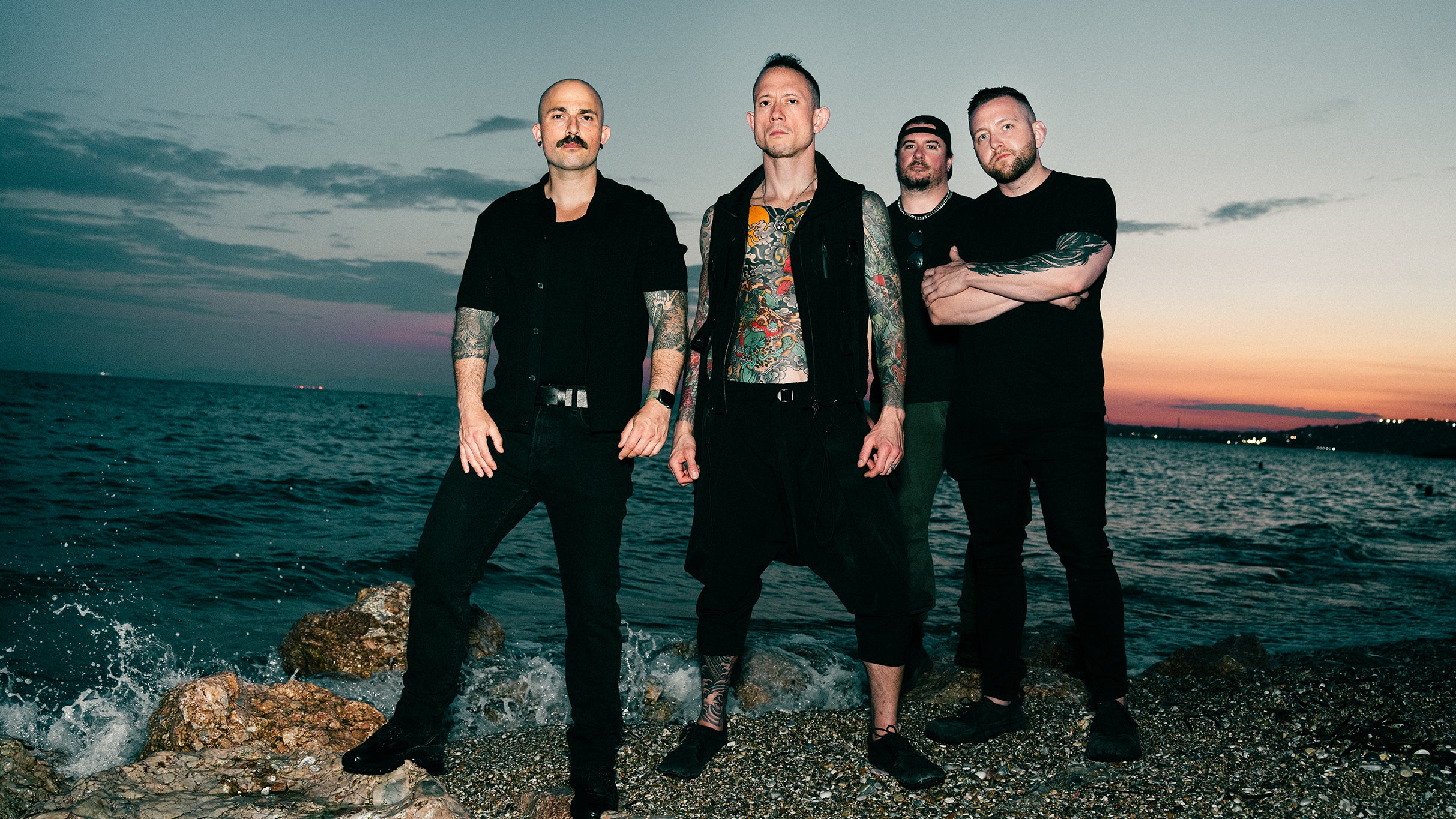 In Flames – CROWN IN THE GRAVE WORLD TOUR