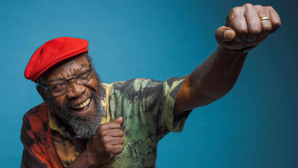 Clinton Fearon – LIVE ECHO