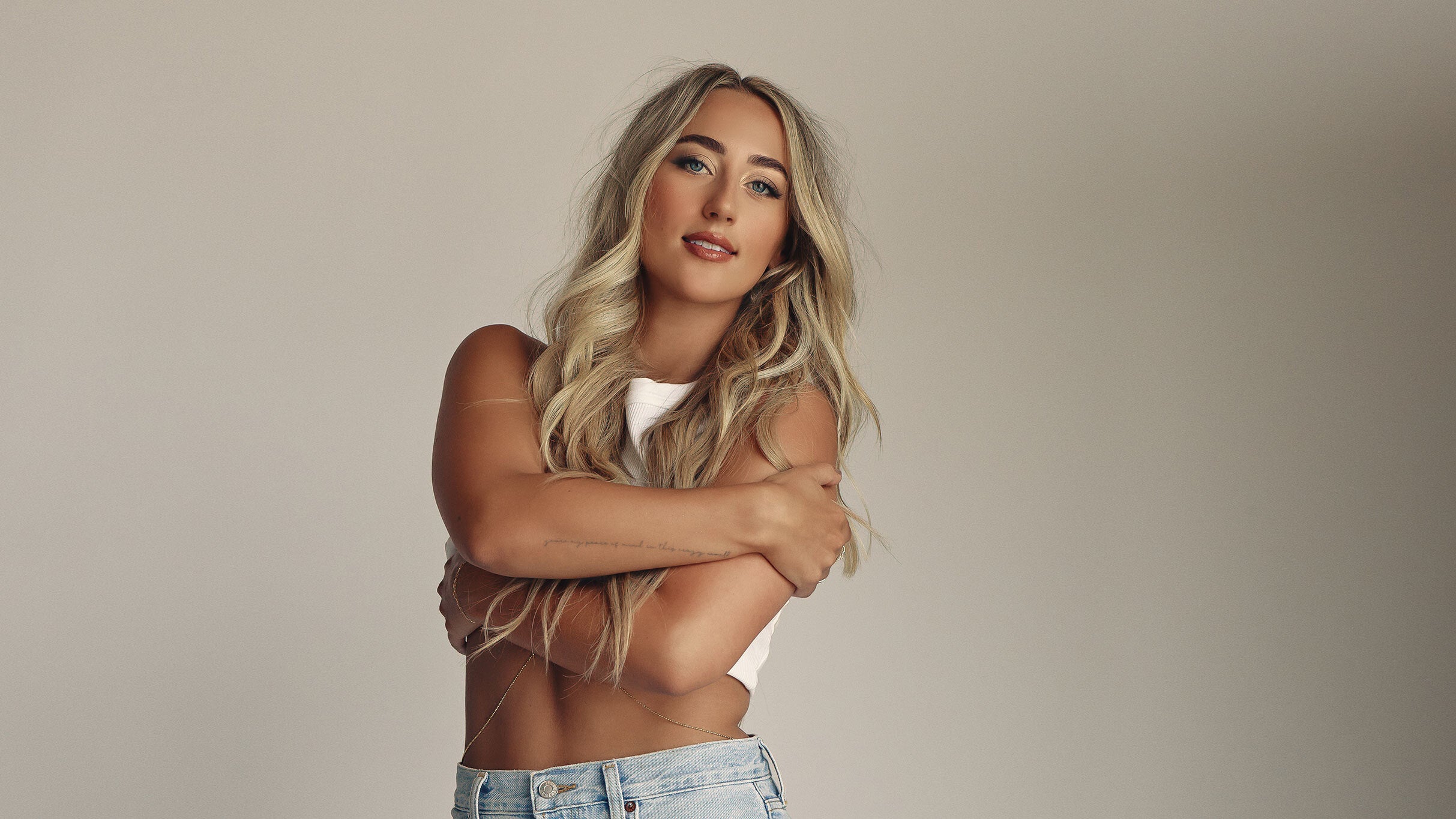 Hannah McFarland – The Baby Blues Tour