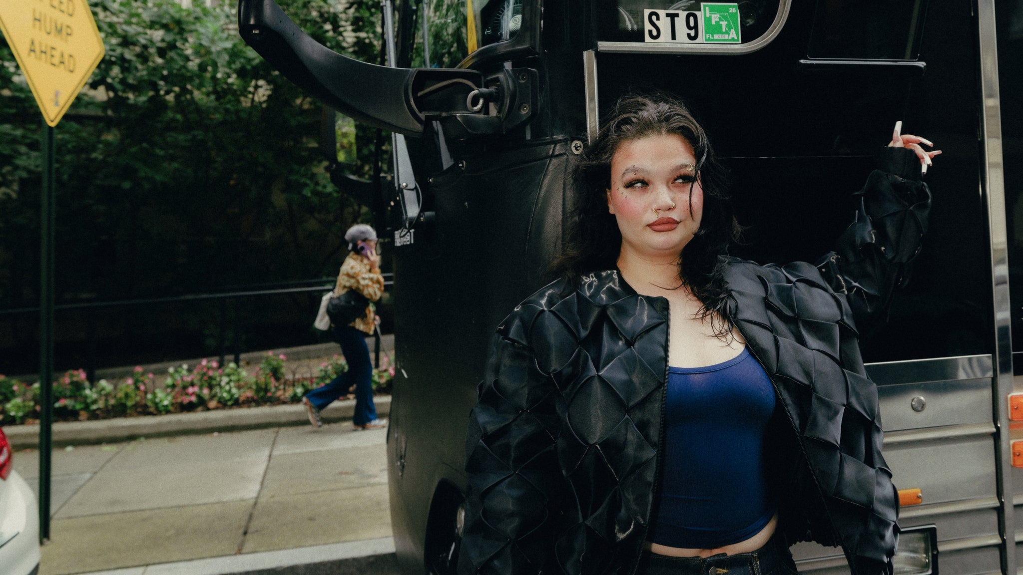 Sofia and the Antoinettes – Everything Begins